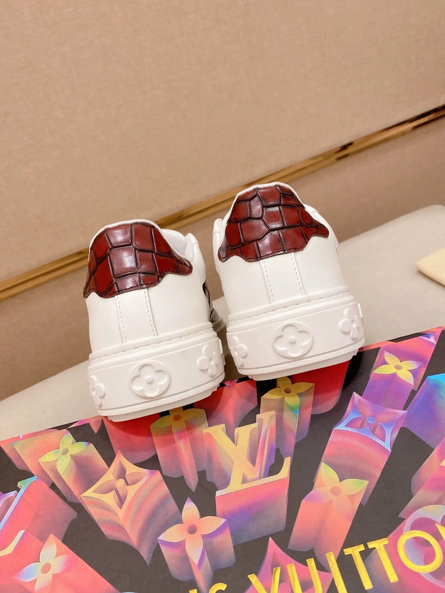 Men's shoes💰: 540💰(Niuli: full package) louis vuitton (Louis Vuitton/lv) top 🔍🔍 new models are on sale at the same time at the counter. The upper 🇮🇹 is imported from Italy, first-layer cowhide, and the lining is fully imported cowhide. 💪💪, completely 1⃣️ to 1 ⃣️Re-engraved🇮🇹💪💪, ⚠Sole: The original sole is specially provided by the original factory, the exclusive movable molded sole is super comfortable, ⚠The original factory follows the order, 🔍🔍high quality, you can enter and exit the counter at will, welcome to compare⚠. Code number:38-44